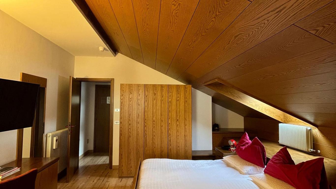 Hotel La Baita มาดอนนาดีกัมปิโญ ภายนอก รูปภาพ