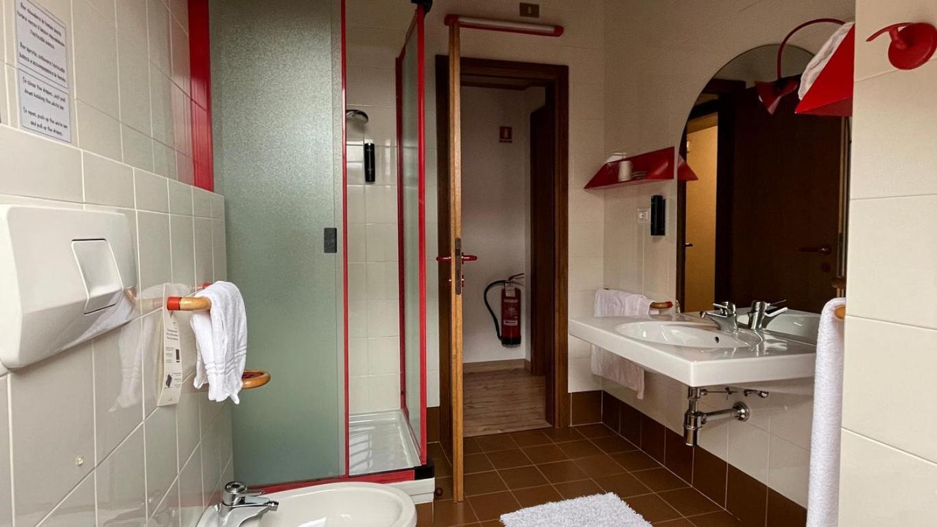 Hotel La Baita มาดอนนาดีกัมปิโญ ภายนอก รูปภาพ